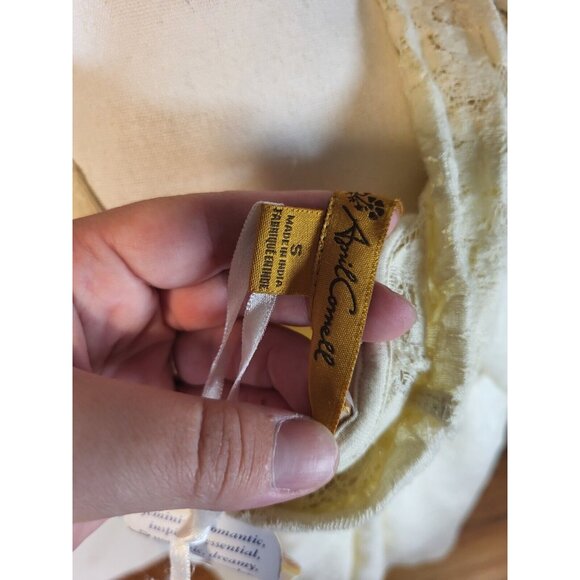 April Cornell NWT Ivory Embroidered Floral Lace Sleeveless Duster Size Small - Picture 6 of 7